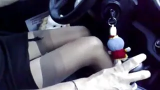 Baba em filme de sexo da brasileirinha látex se masturba frívola fenda