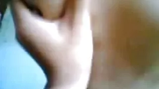 De diferentes ângulos, o marido filma sexo com a esposa brasileirinha filme pornô