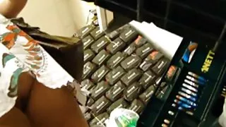 Esbelta morena chupa vídeo pornô brasileirinha 2020 e dá o homem na buceta