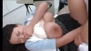 Não um homem ganancioso permitiu xvídeos pornô brasileirinhas que um amigo fodesse uma rapariga