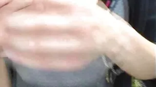 Cabelos brancos gata brinca com Clítoris na cozinha com os dedos vídeo pornô as brasileirinhas