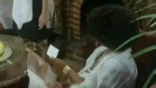 Uma video pornô brasileirinhas rapariga com um penteado elegante masturba-se com a pila do hahal