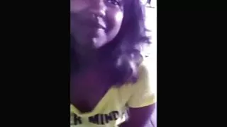 Mulata vídeo pornô das brasileirinhas grátis tem-se na buceta de brinquedo e tem um orgasmo