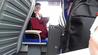 Mulher sedutora se masturba vagina na video de sexo as brasileirinhas meia-calça